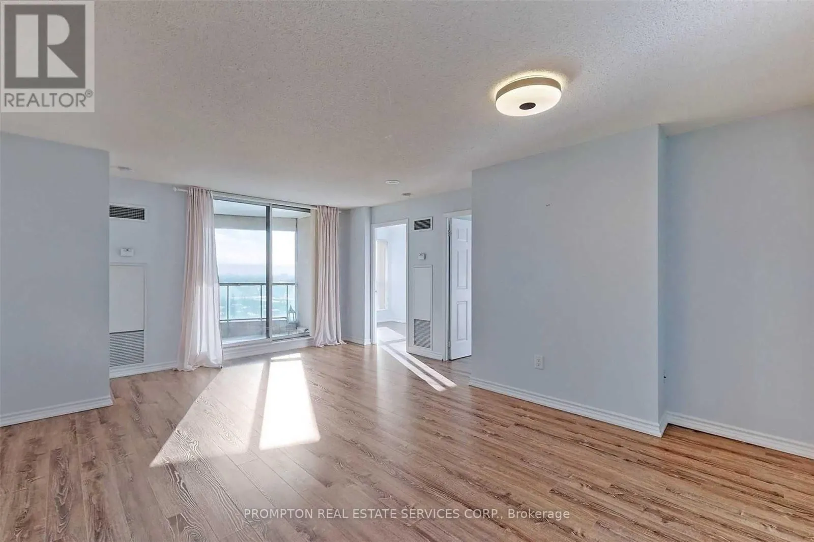 2205 - 7 LORRAINE DRIVE