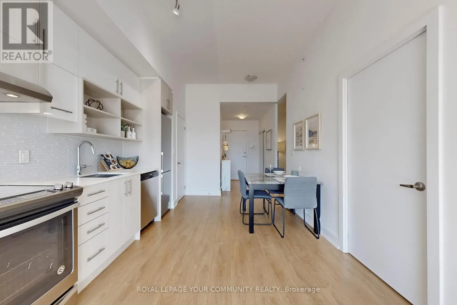 416 - 150 FAIRVIEW MALL DRIVE