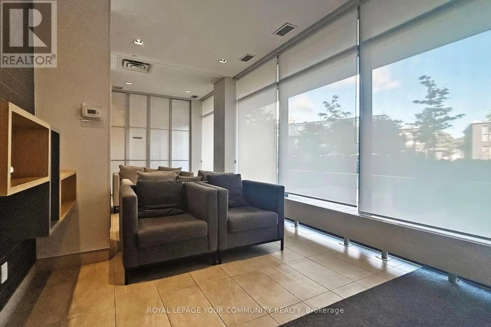 416 - 150 FAIRVIEW MALL DRIVE