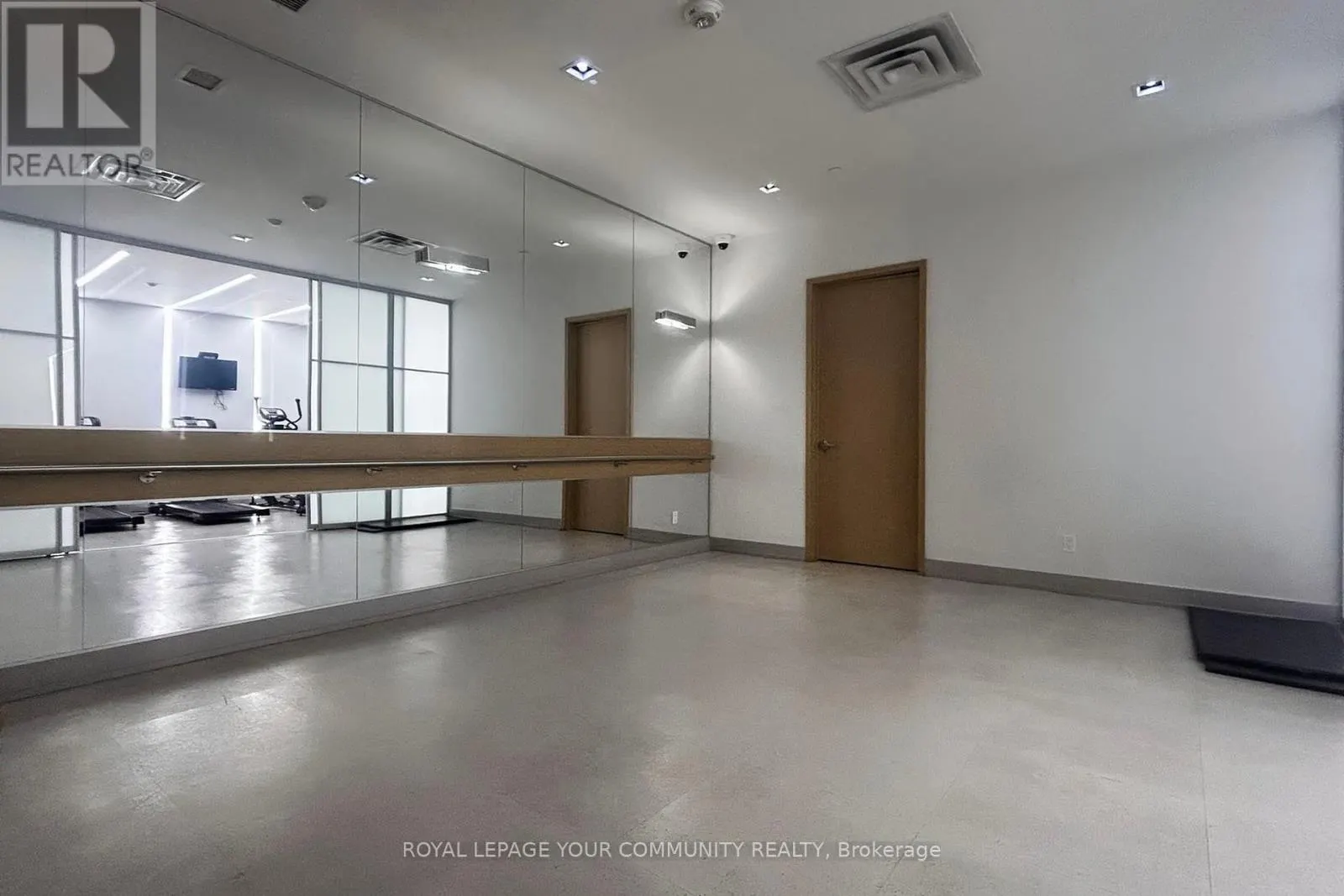 416 - 150 FAIRVIEW MALL DRIVE