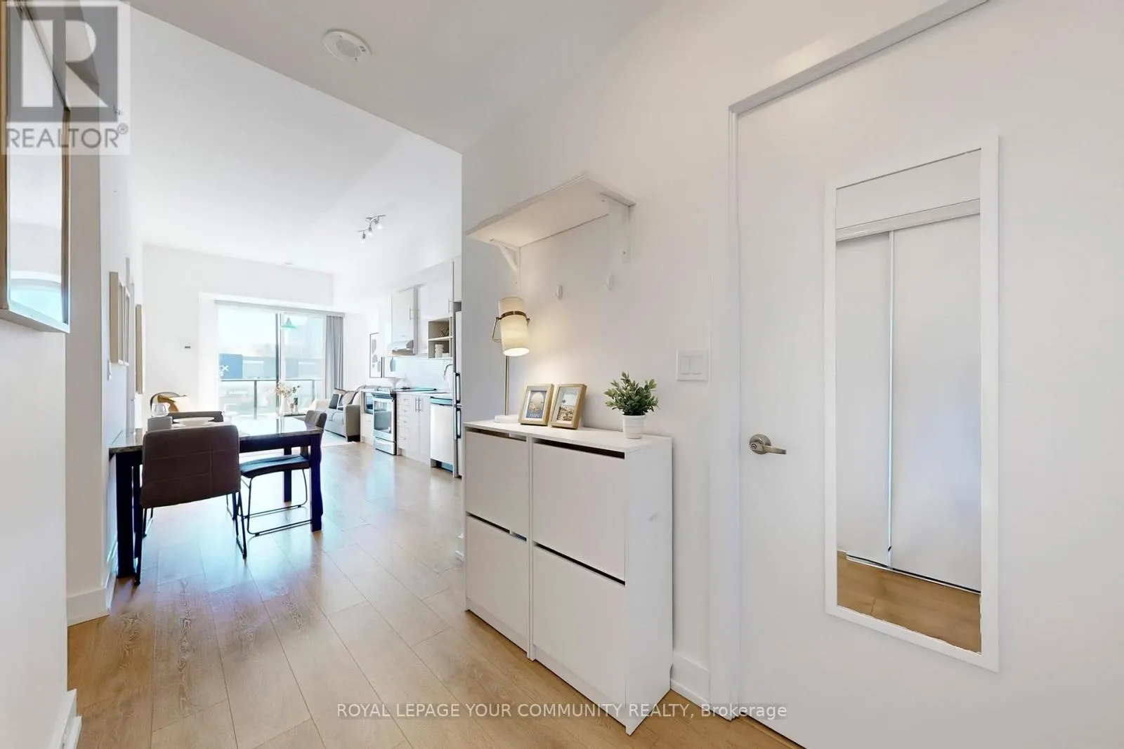 416 - 150 FAIRVIEW MALL DRIVE