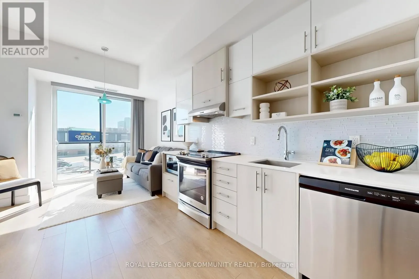 416 - 150 FAIRVIEW MALL DRIVE