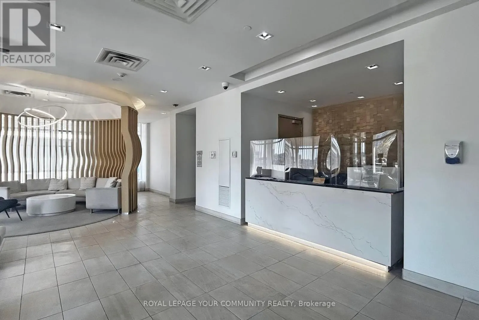 416 - 150 FAIRVIEW MALL DRIVE