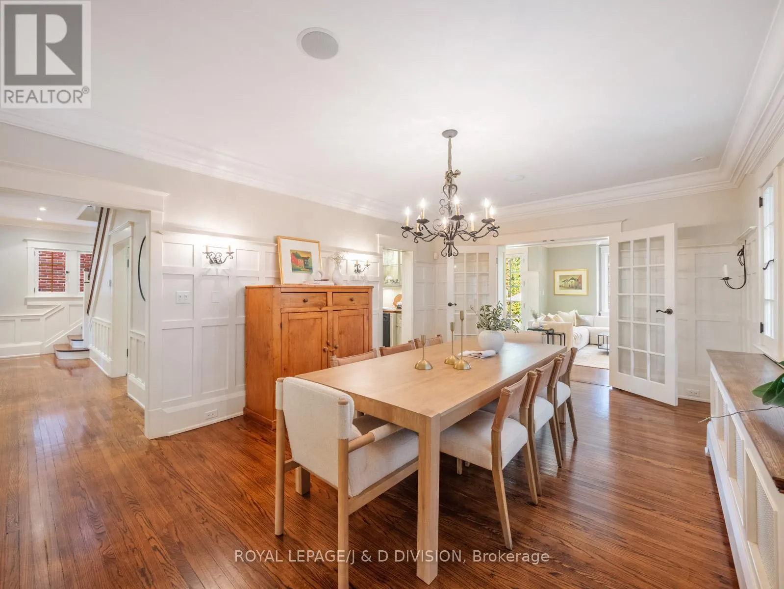 11 CORTLEIGH CRESCENT