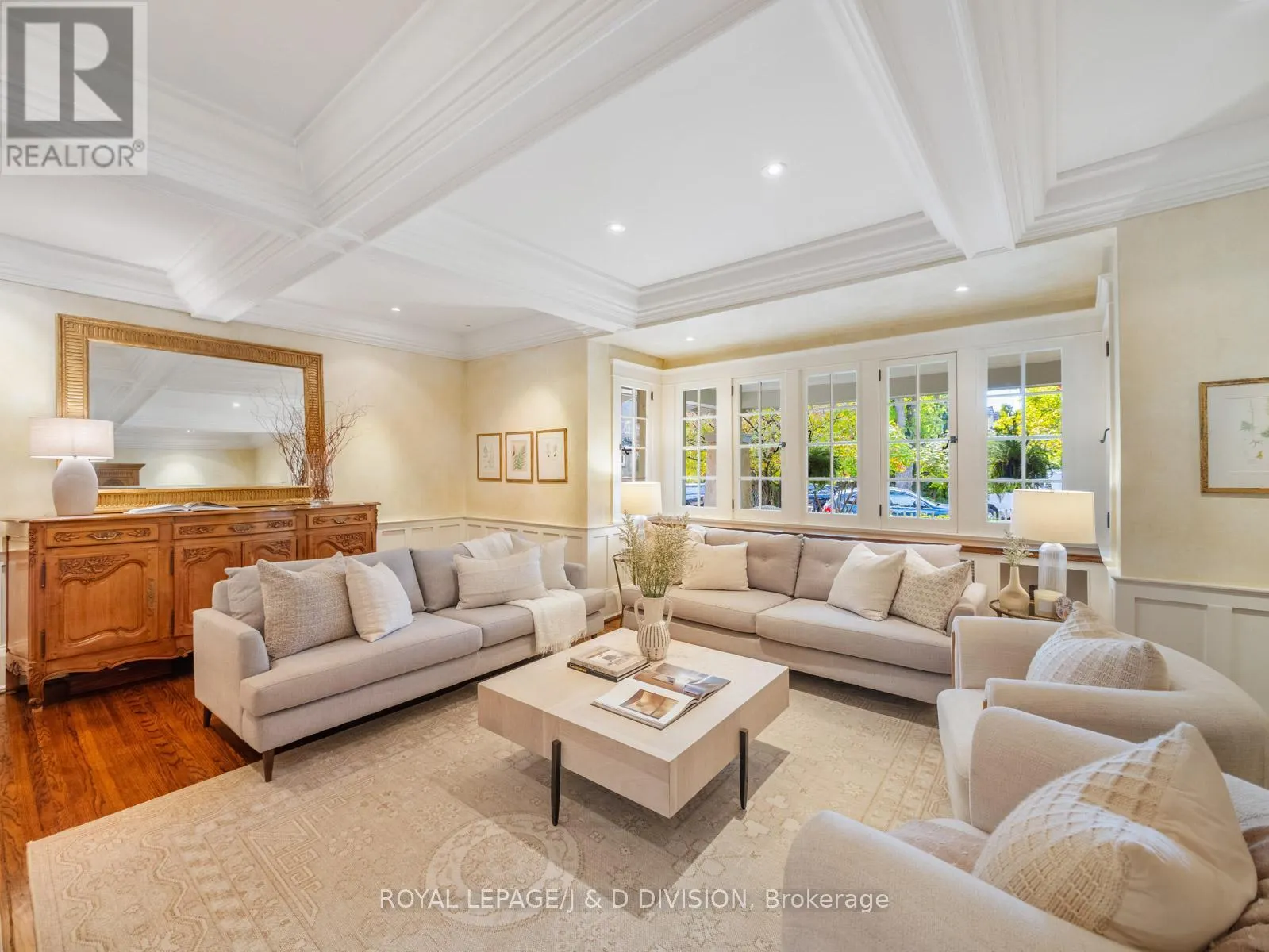 11 CORTLEIGH CRESCENT