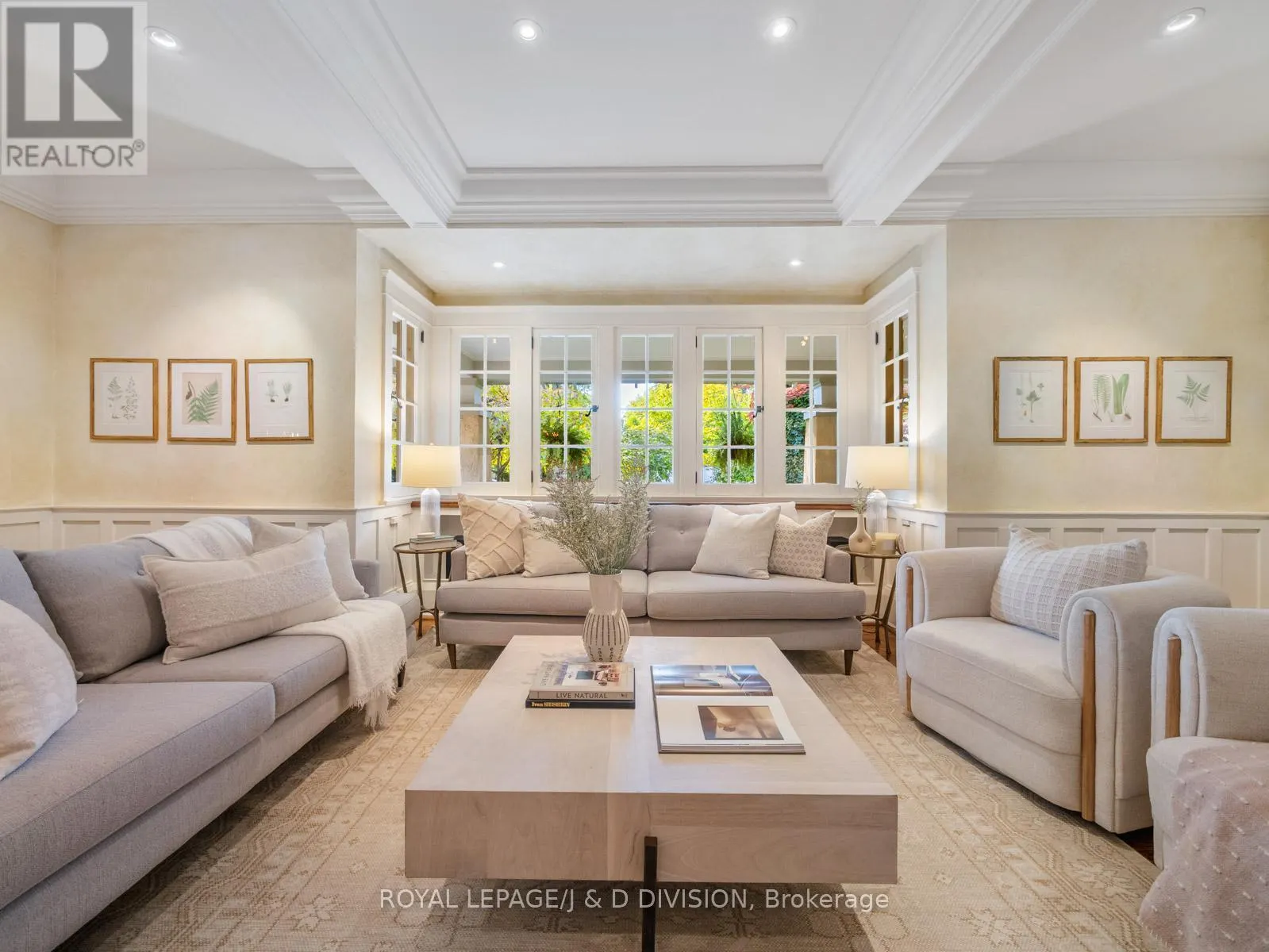 11 CORTLEIGH CRESCENT