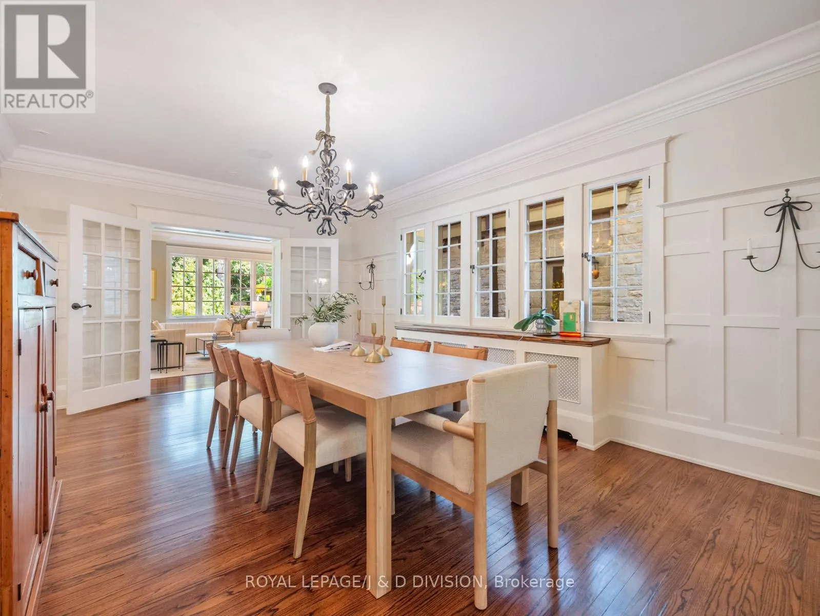 11 CORTLEIGH CRESCENT