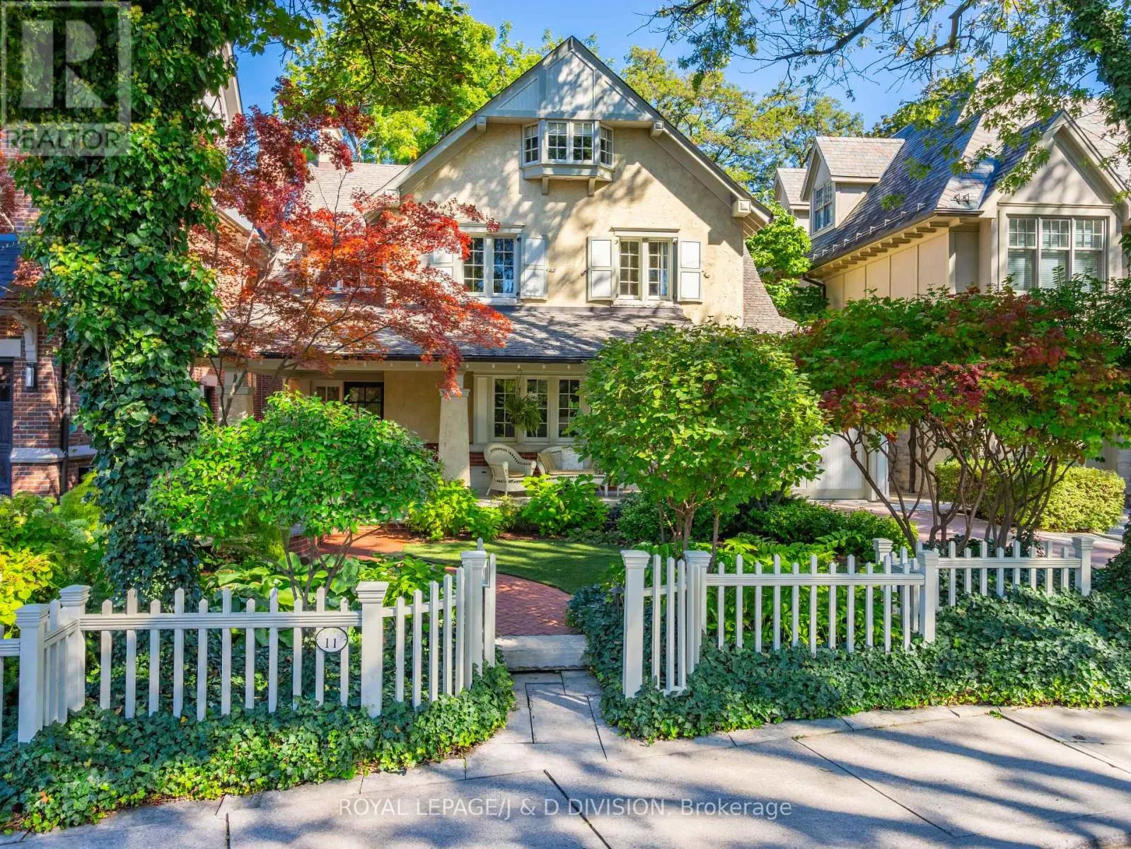 11 CORTLEIGH CRESCENT