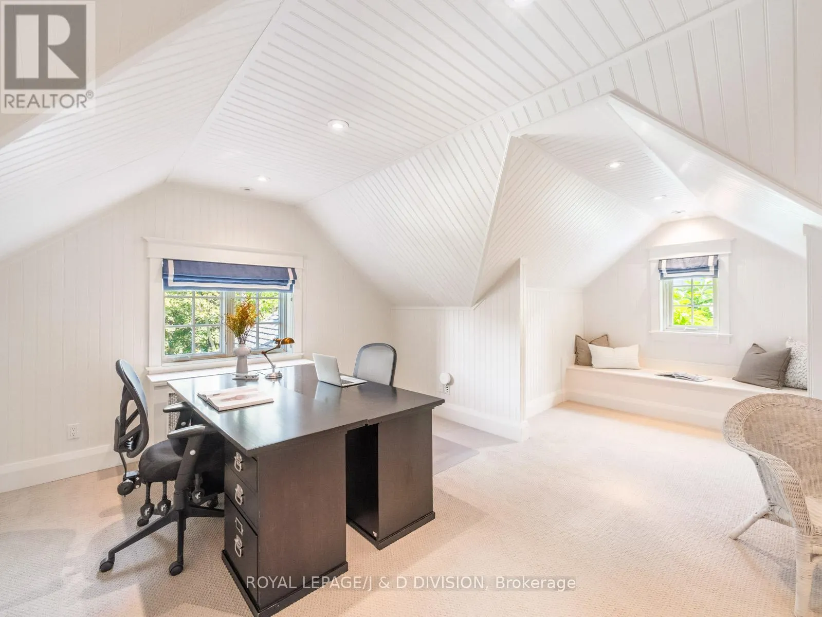 11 CORTLEIGH CRESCENT