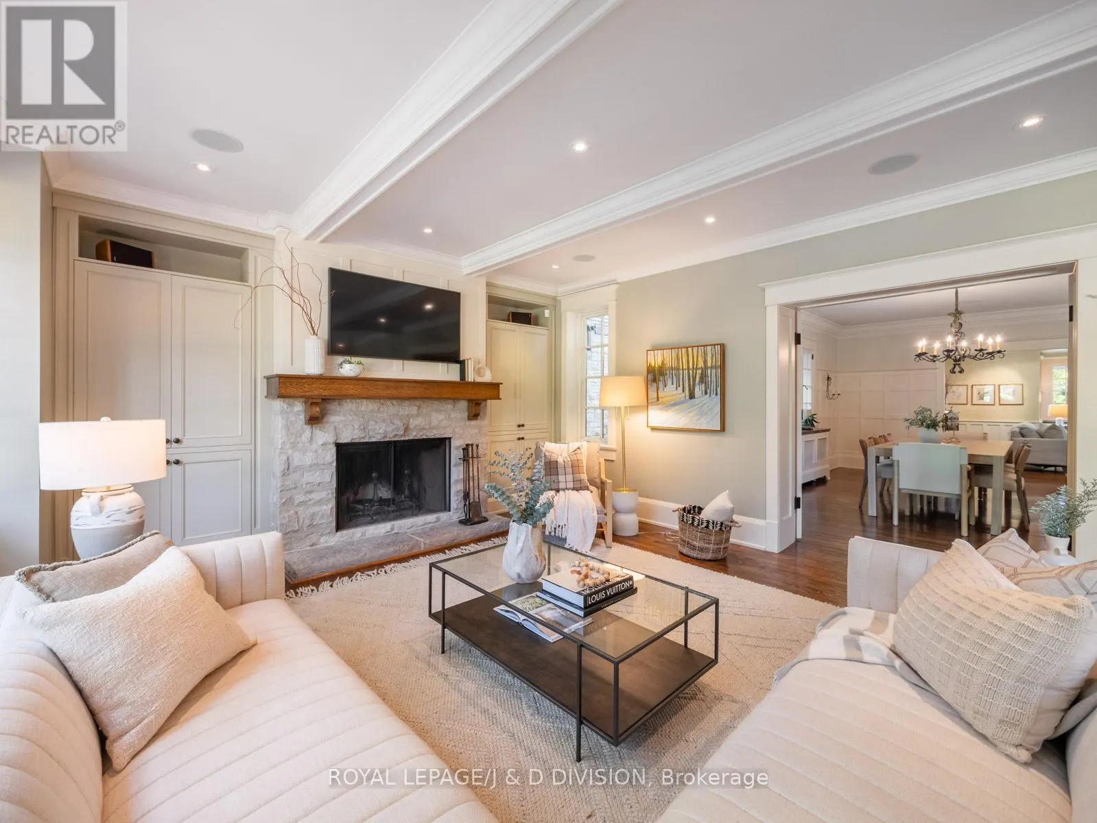 11 CORTLEIGH CRESCENT