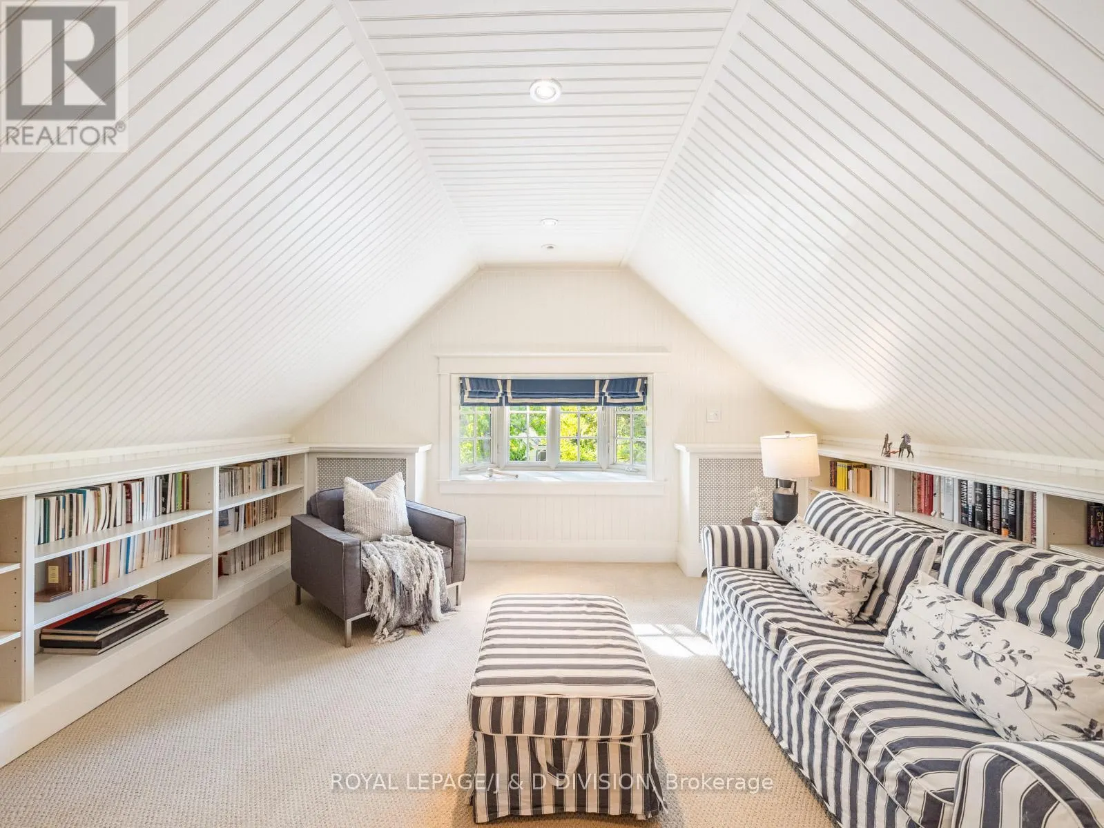 11 CORTLEIGH CRESCENT