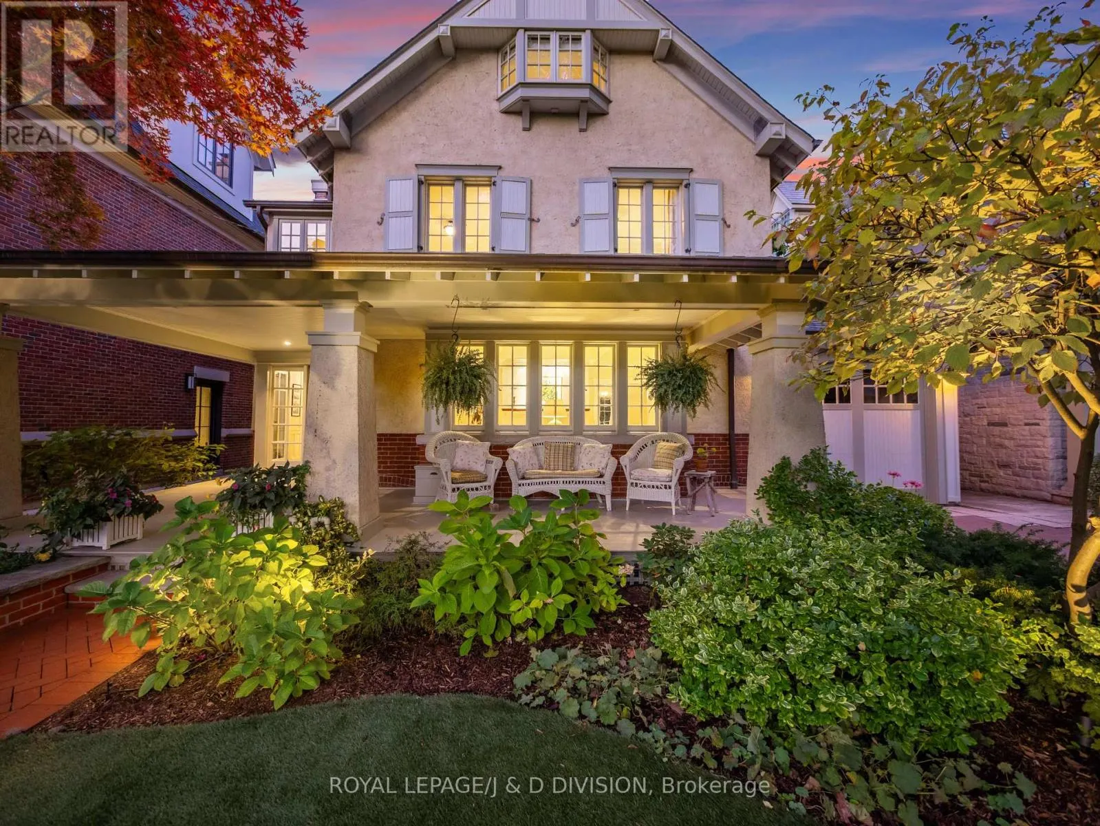 11 CORTLEIGH CRESCENT