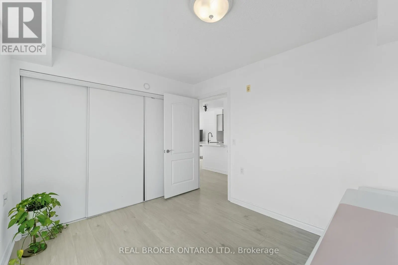 704 - 1030 SHEPPARD AVENUE W