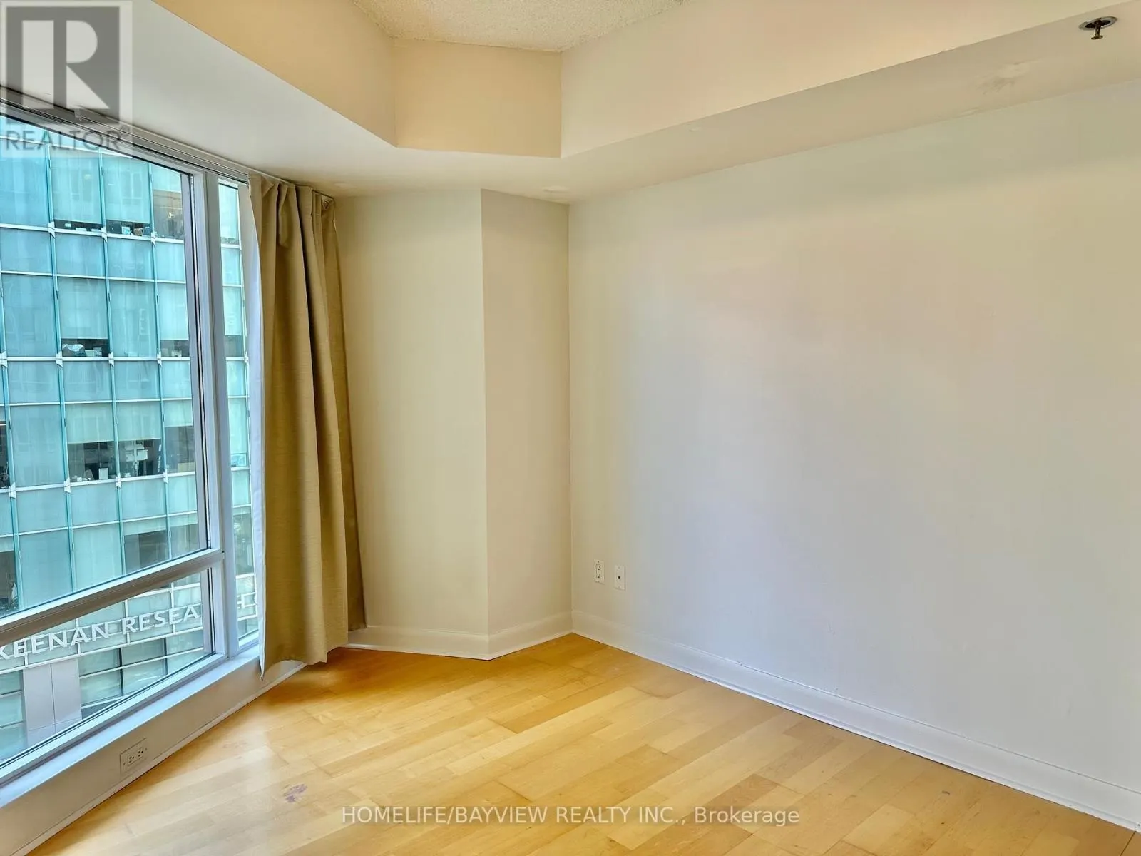 610 - 210 VICTORIA STREET