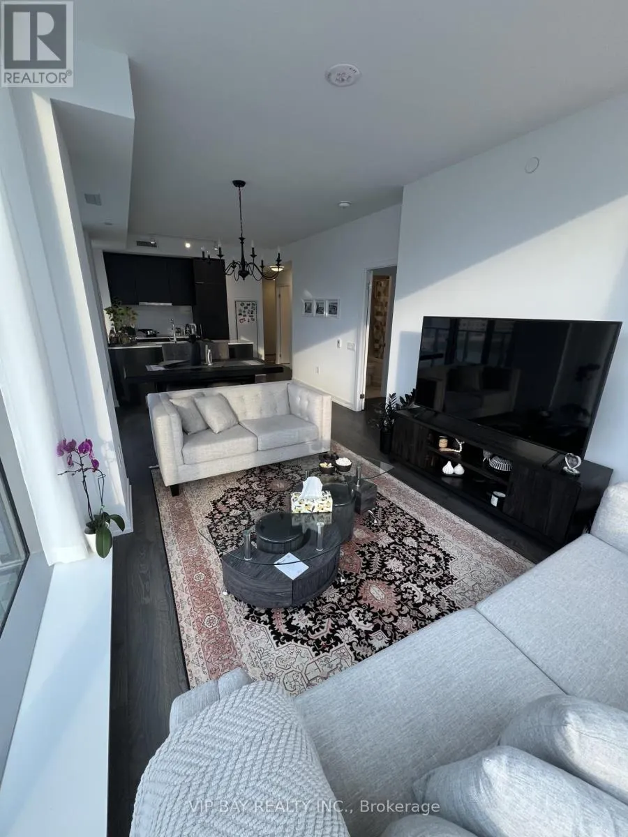 N438 - 7 GOLDEN LION HEIGHTS