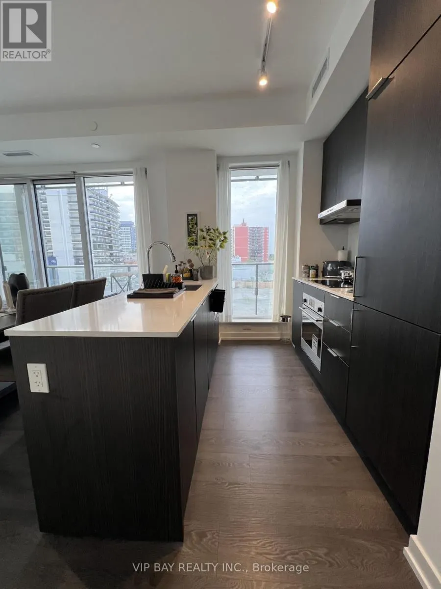 N438 - 7 GOLDEN LION HEIGHTS