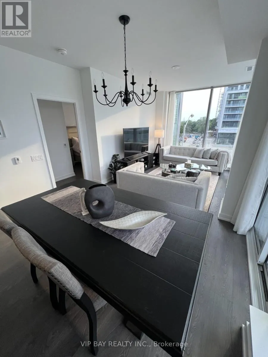 N438 - 7 GOLDEN LION HEIGHTS
