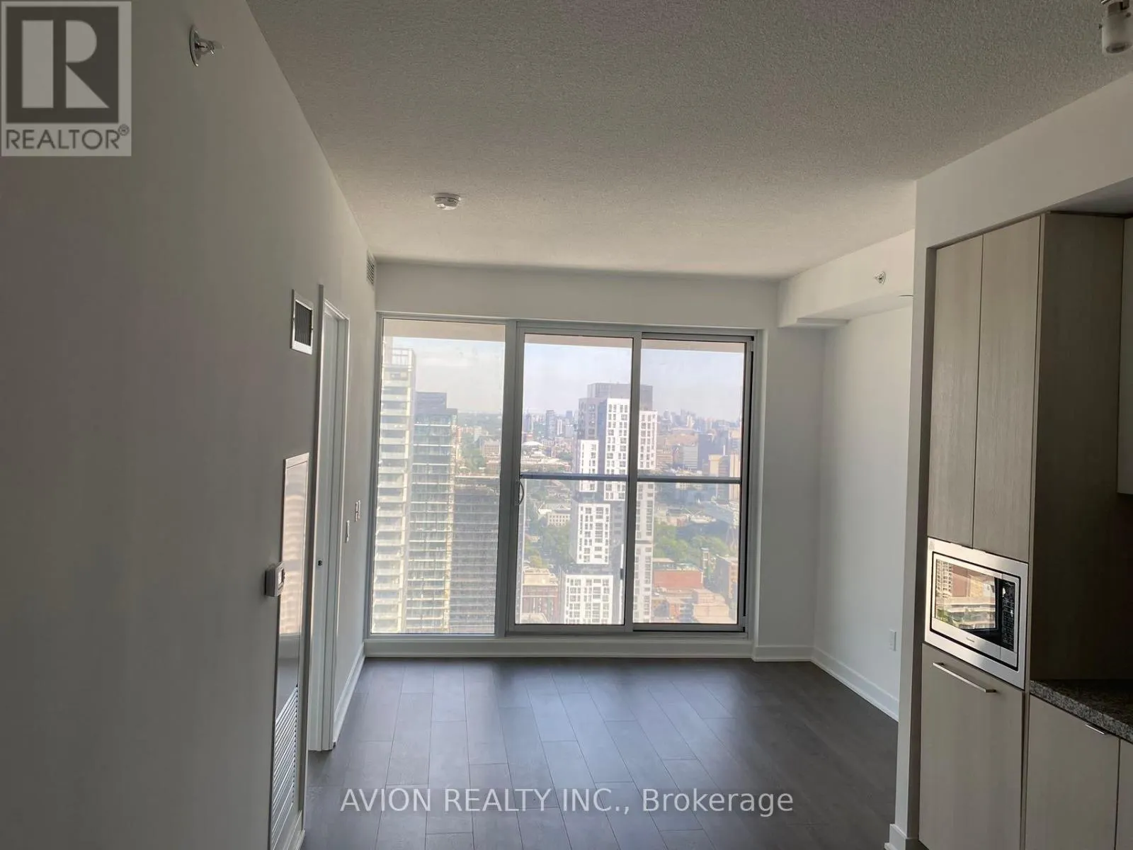 4506 - 125 BLUE JAYS WAY