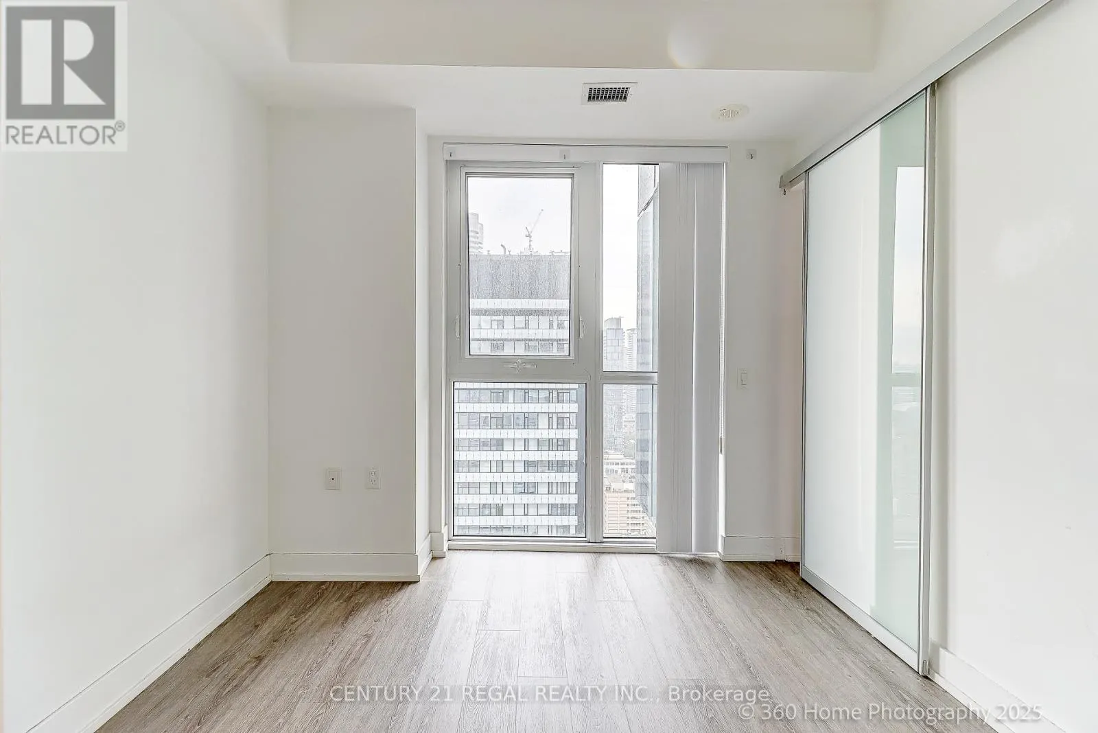 4105 - 7 GRENVILLE STREET