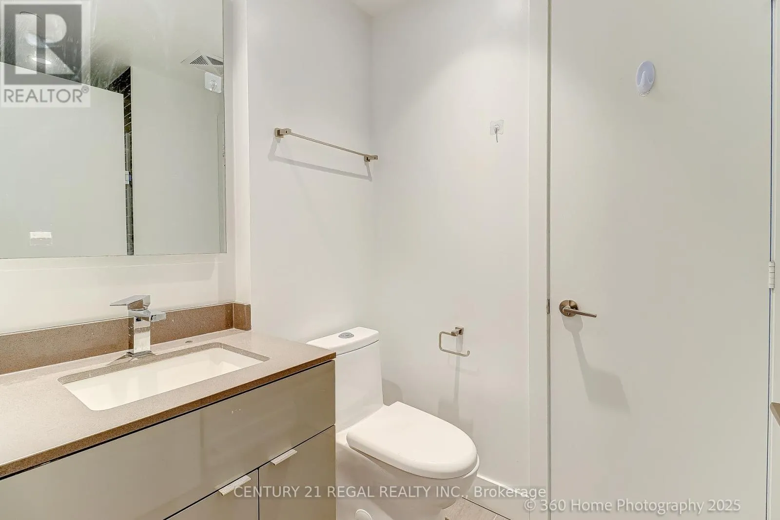4105 - 7 GRENVILLE STREET