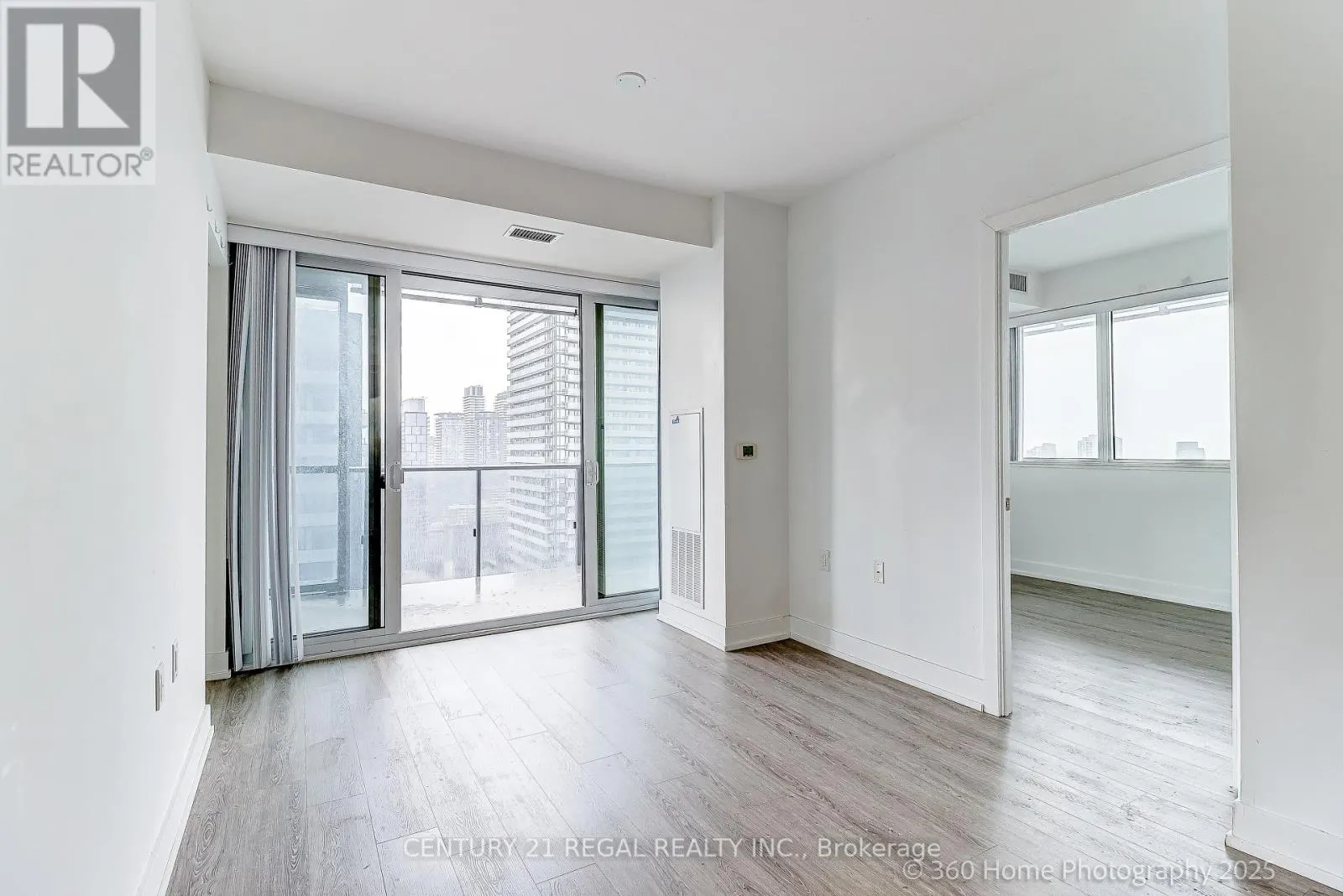 4105 - 7 GRENVILLE STREET