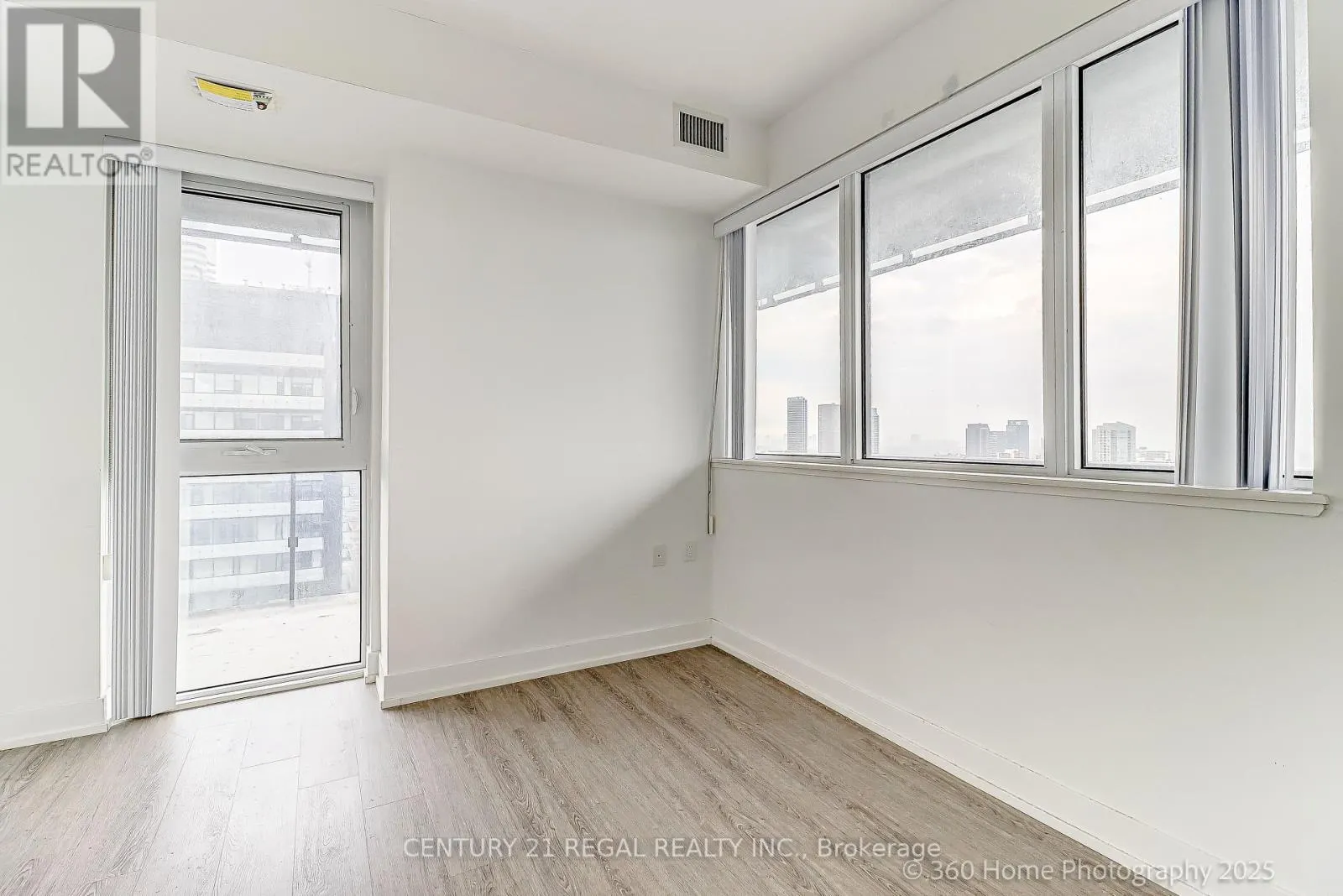 4105 - 7 GRENVILLE STREET