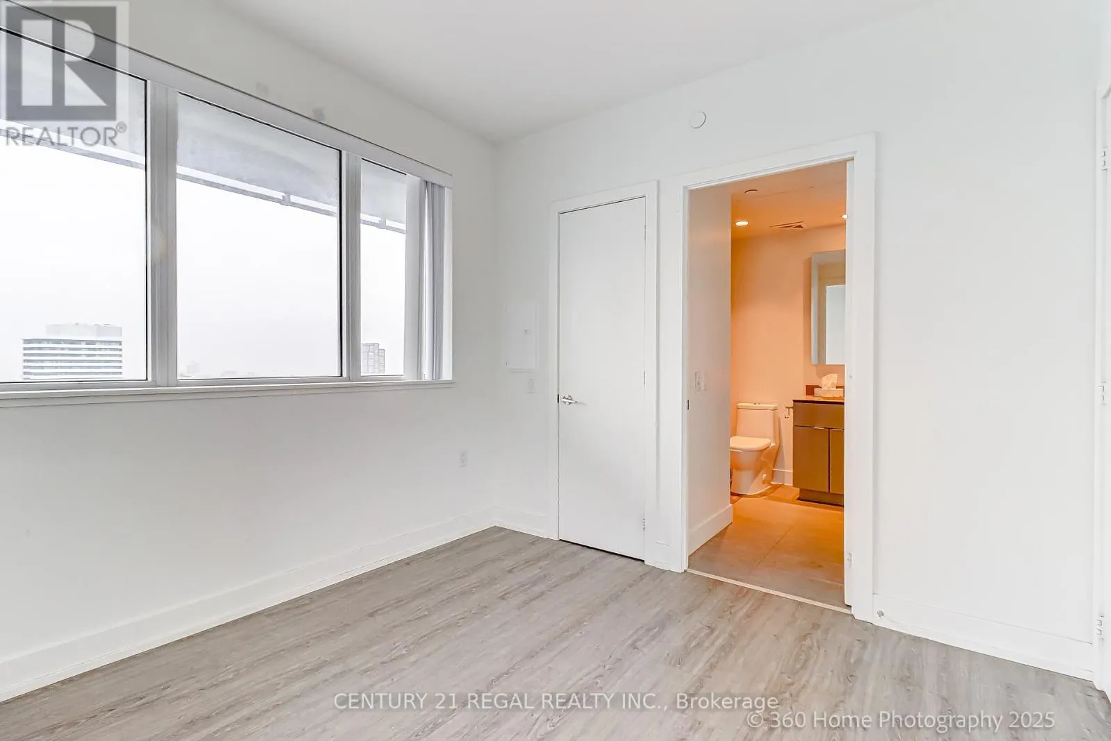 4105 - 7 GRENVILLE STREET