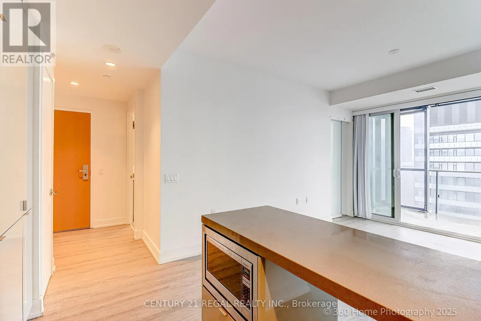 4105 - 7 GRENVILLE STREET