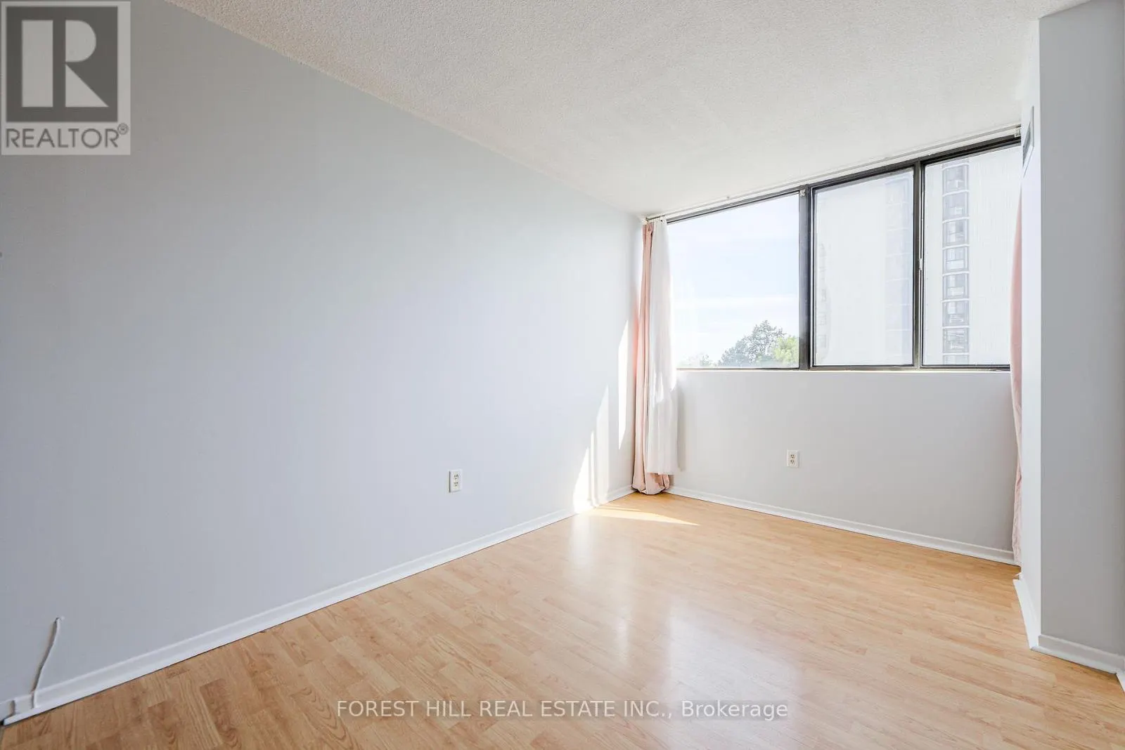 504 - 80 ANTIBES DRIVE
