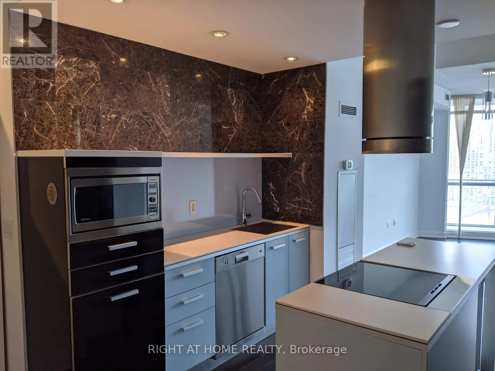 2509 - 38 DAN LECKIE WAY