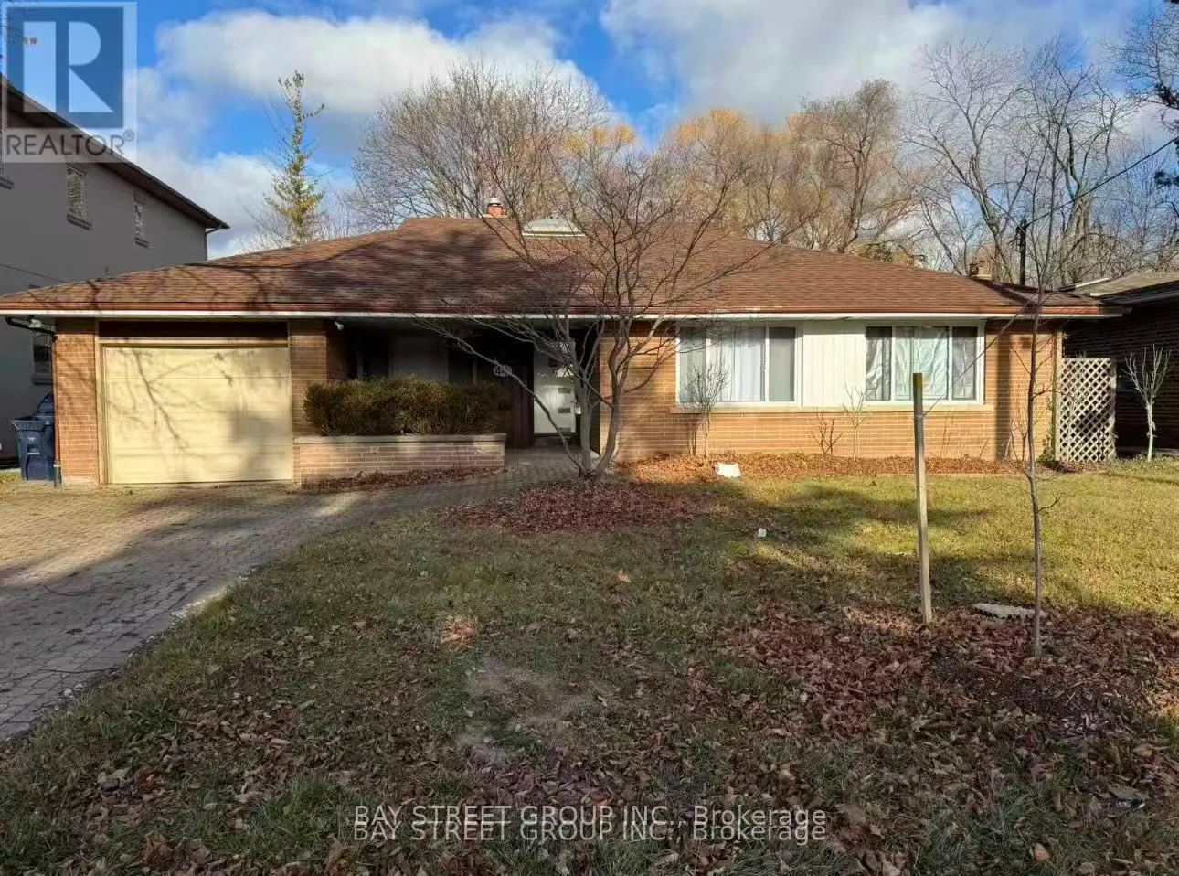 44 HAWKSBURY DRIVE
