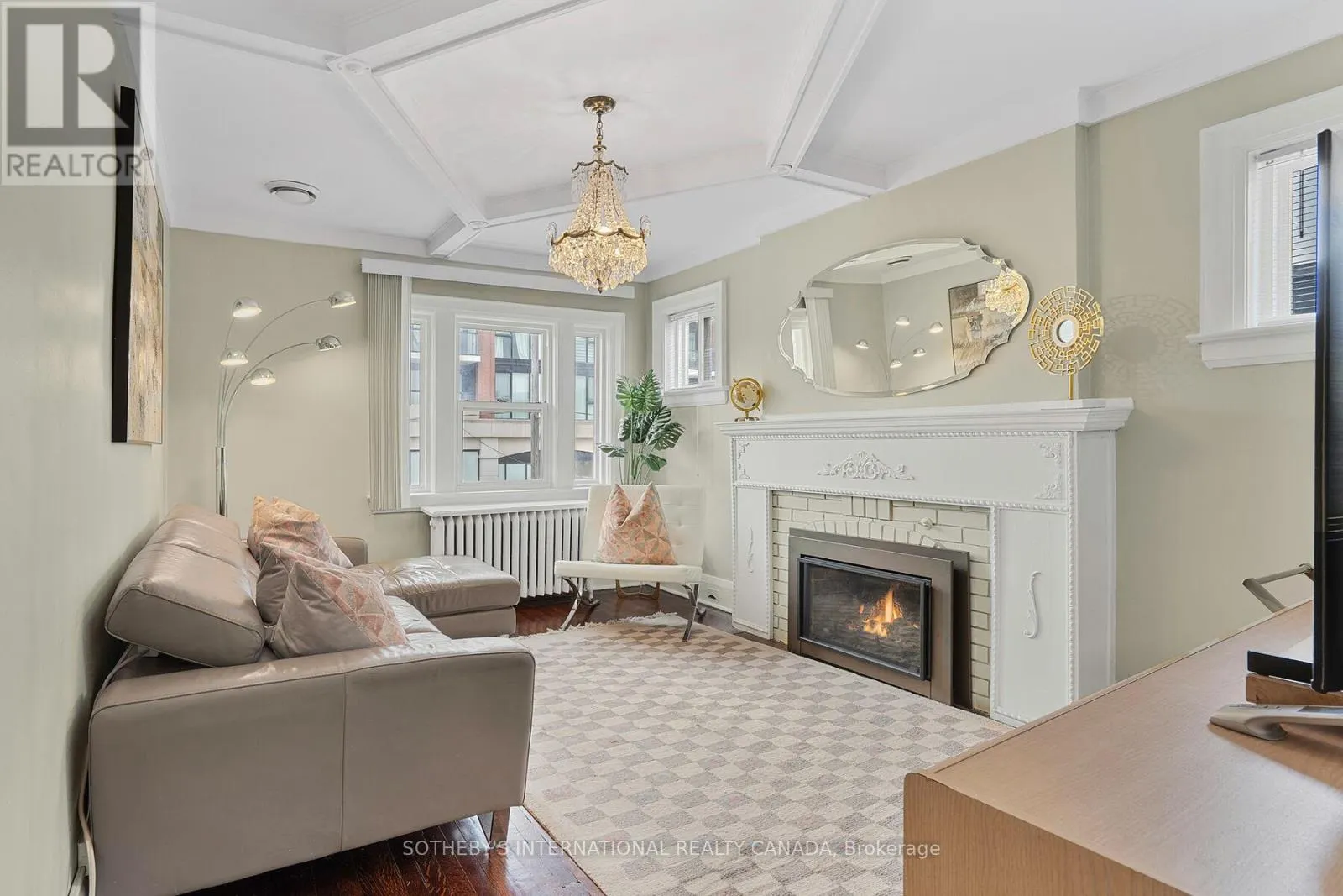 12 BELSIZE DRIVE
