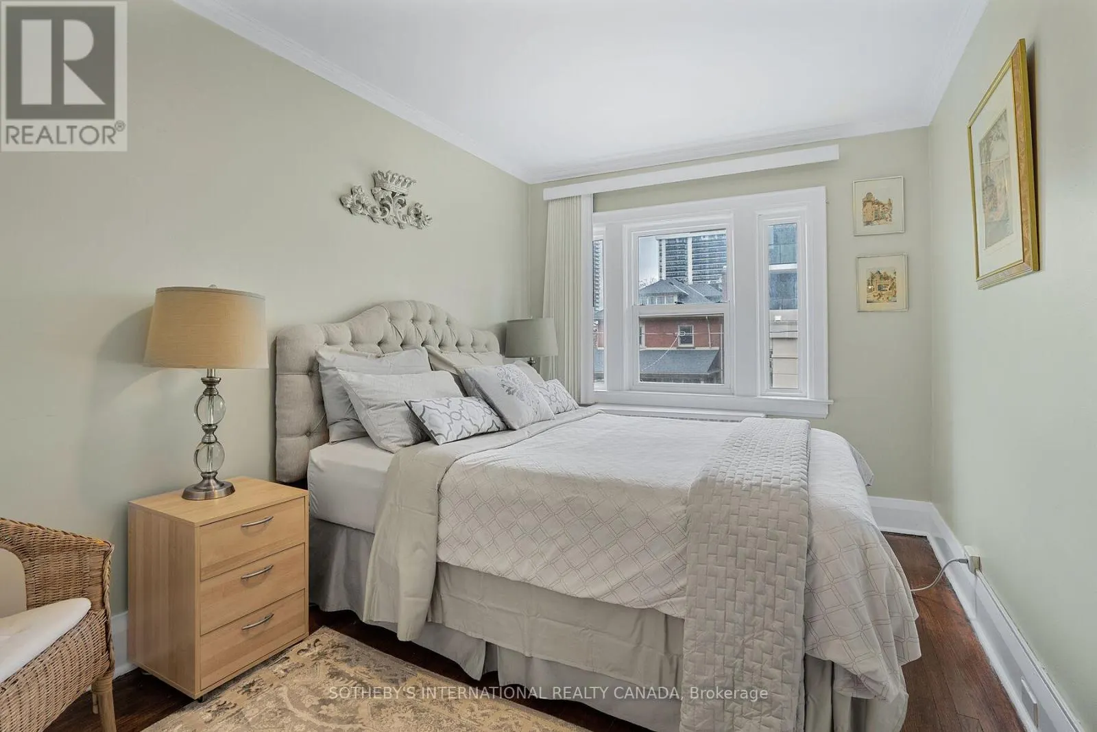 12 BELSIZE DRIVE