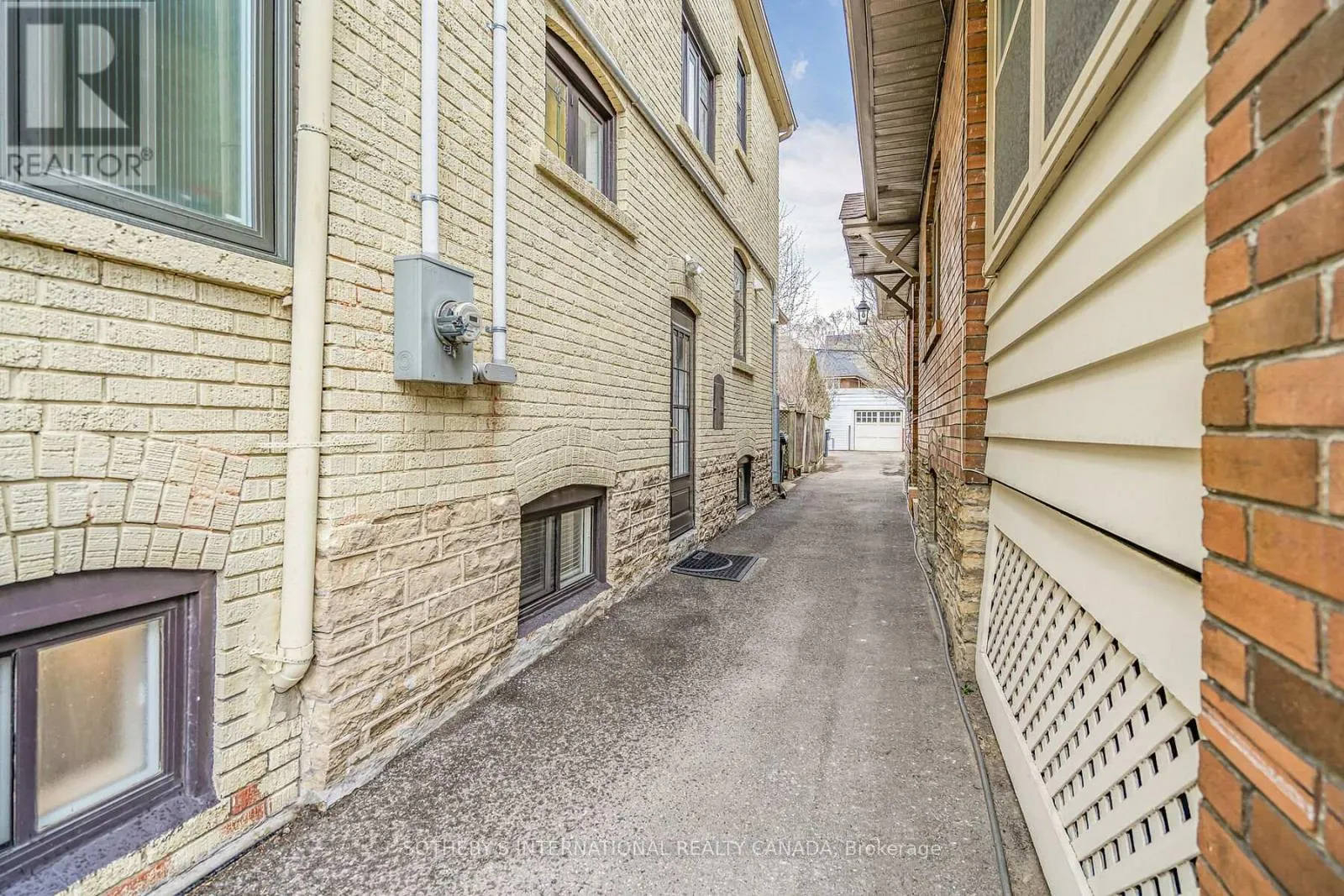 12 BELSIZE DRIVE