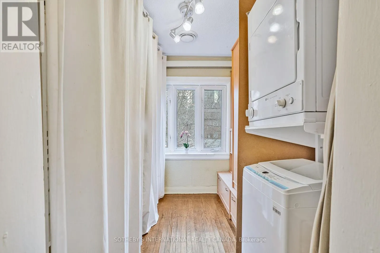12 BELSIZE DRIVE