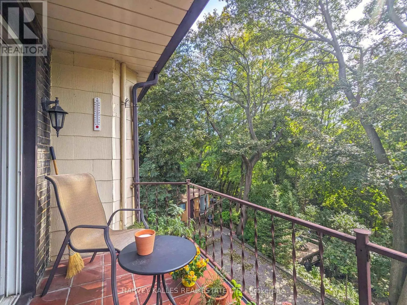 UPPER - 95 CHATSWORTH DRIVE