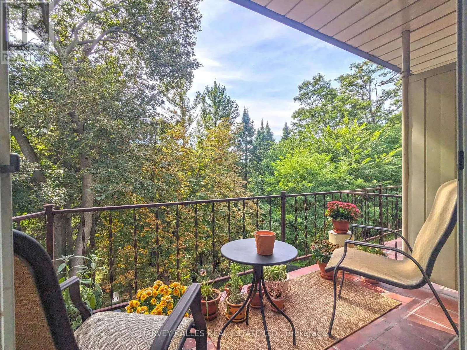 UPPER - 95 CHATSWORTH DRIVE