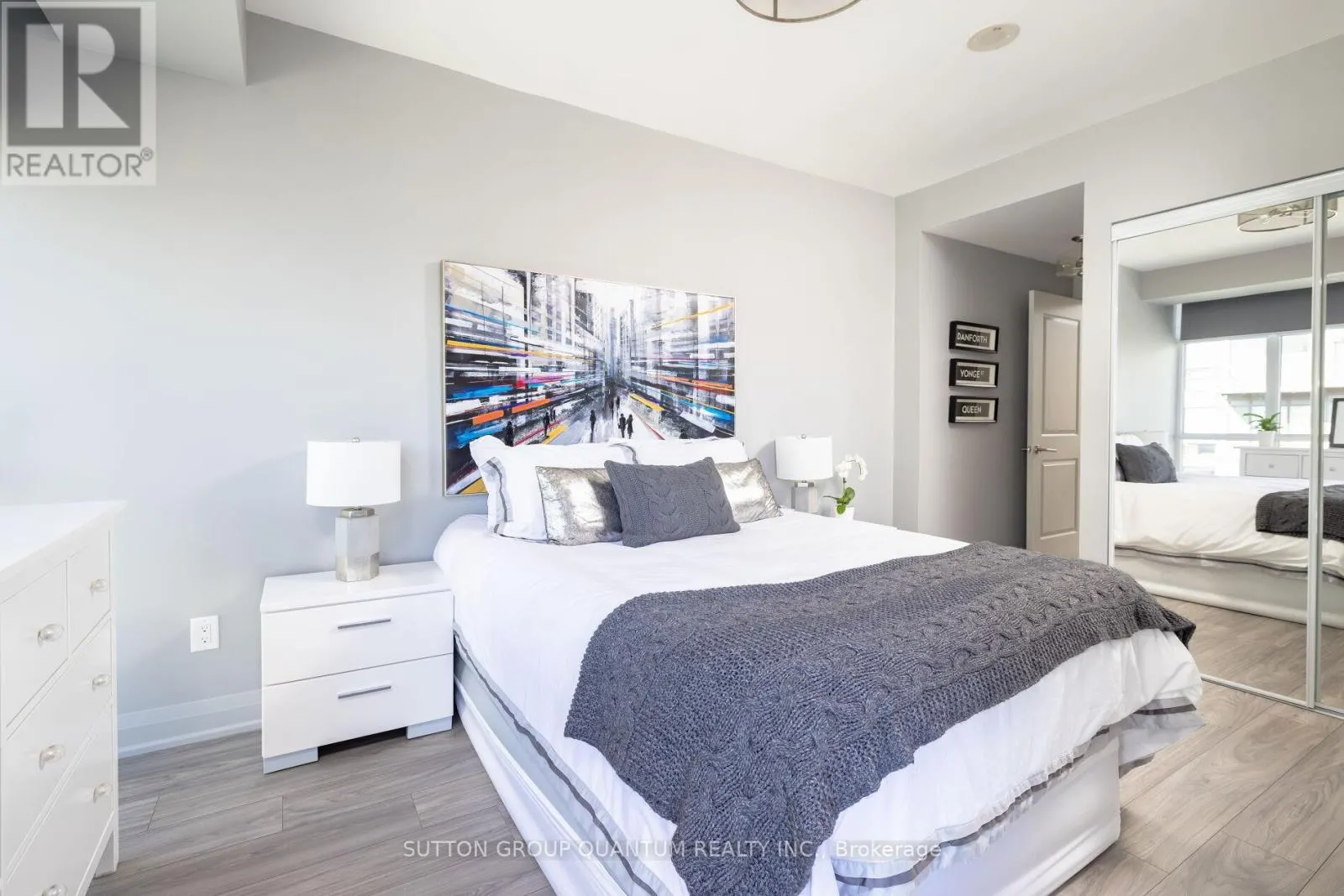 LPH 03 - 400 ADELAIDE STREET E