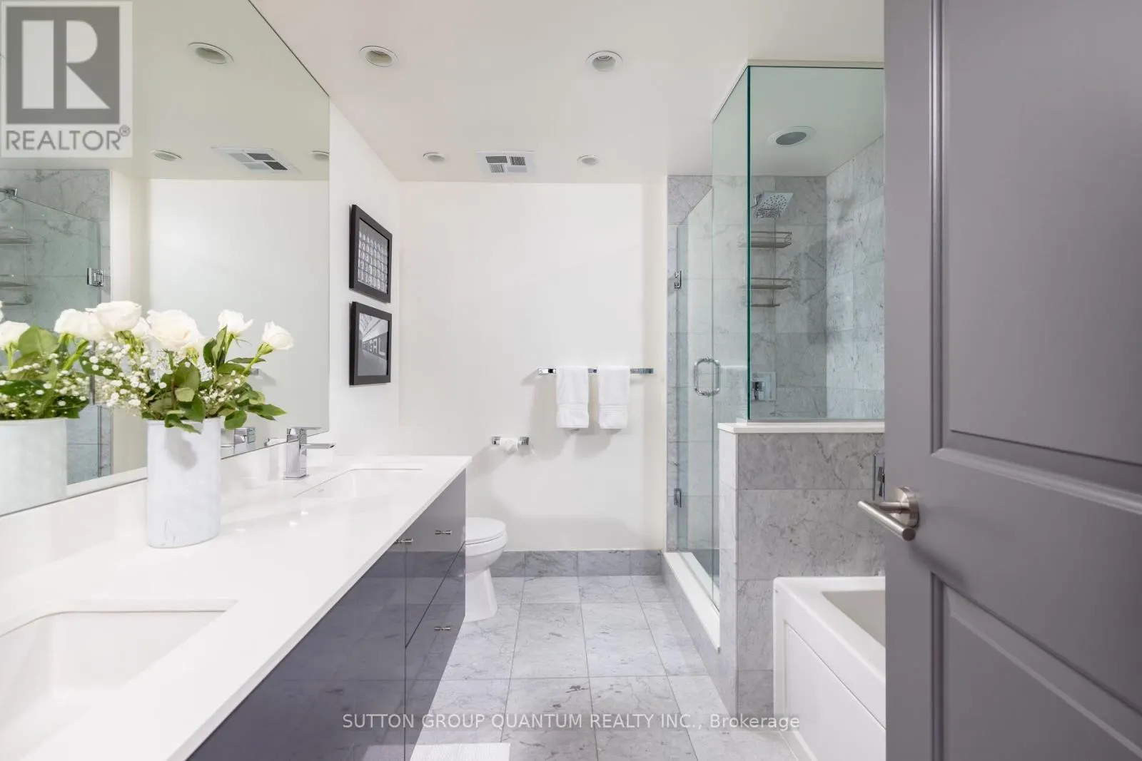 LPH 03 - 400 ADELAIDE STREET E