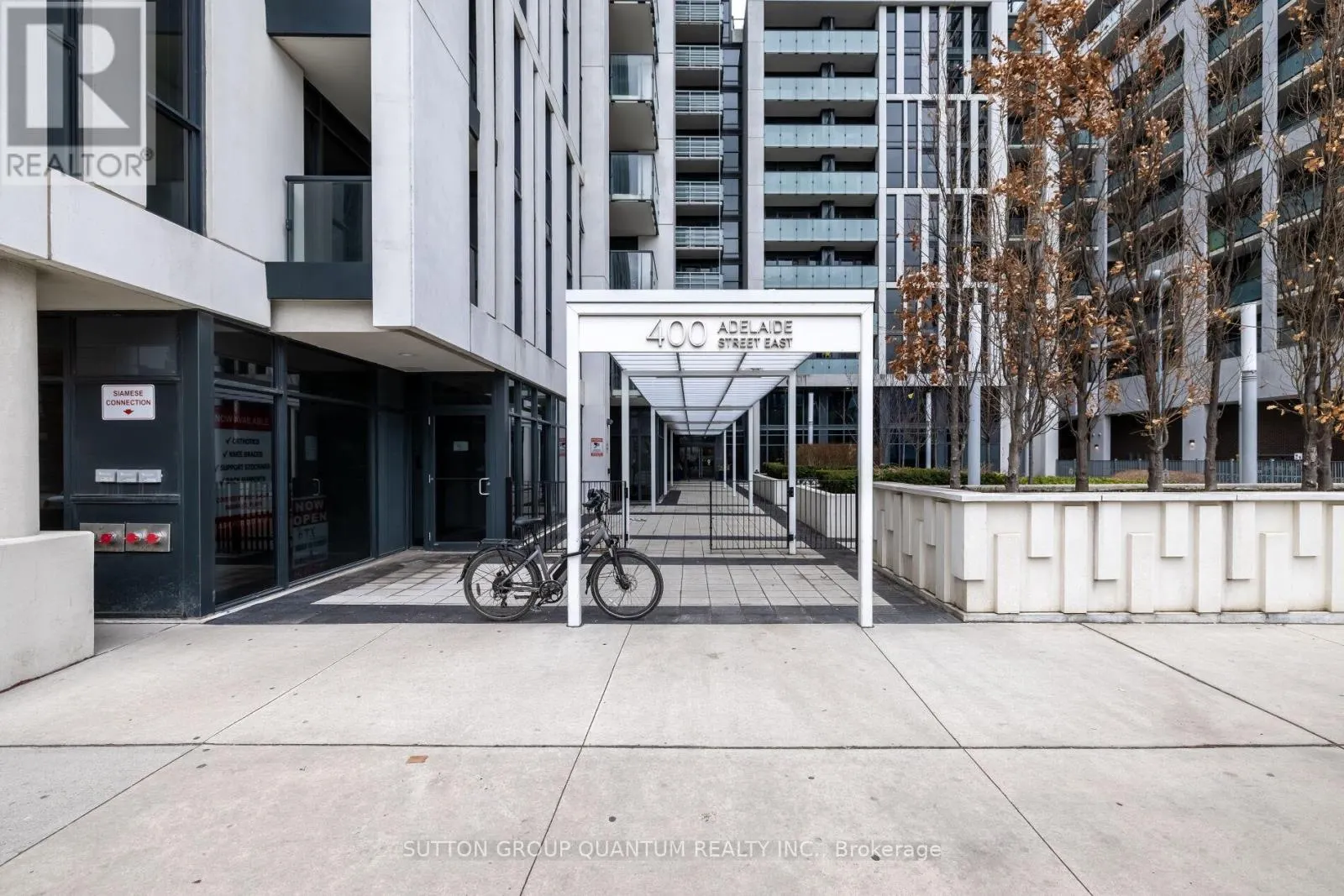LPH 03 - 400 ADELAIDE STREET E