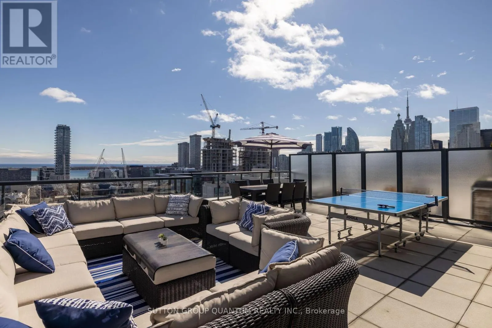LPH 03 - 400 ADELAIDE STREET E