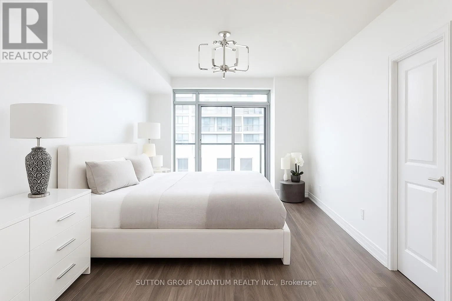 LPH 03 - 400 ADELAIDE STREET E