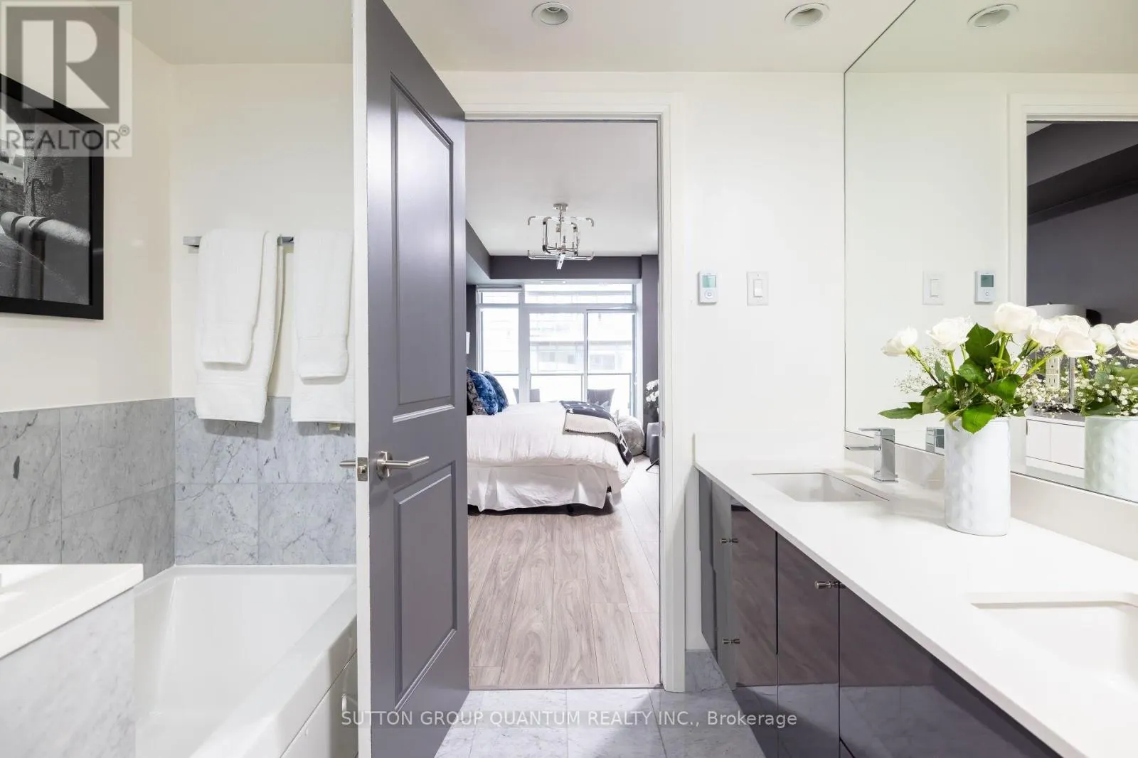 LPH 03 - 400 ADELAIDE STREET E