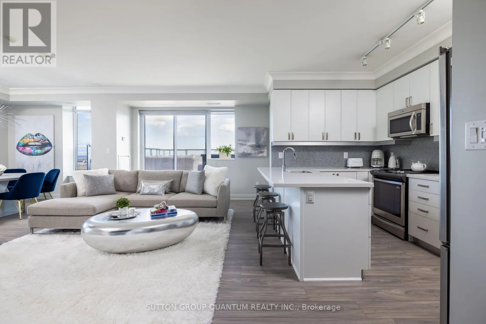 LPH 03 - 400 ADELAIDE STREET E