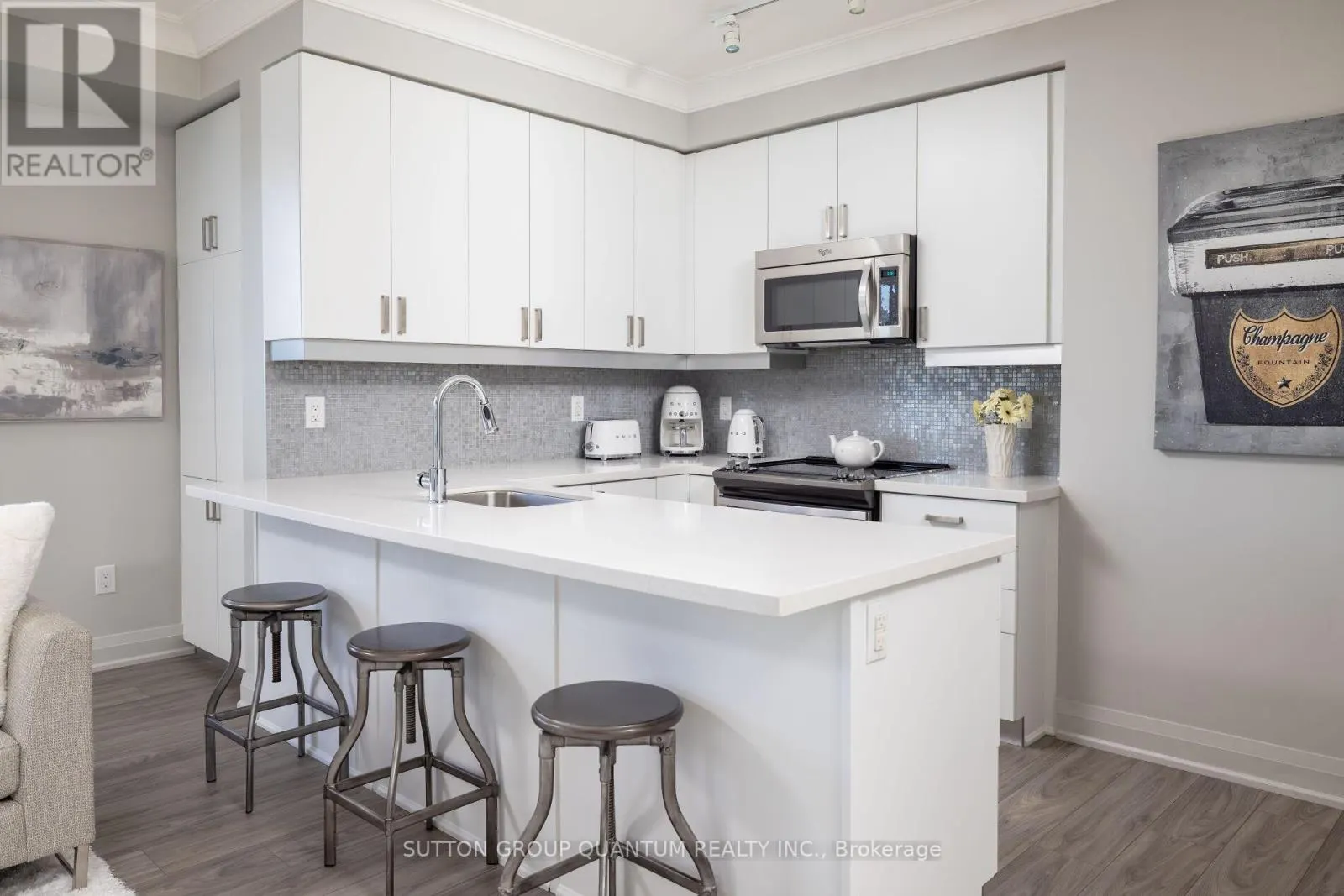 LPH 03 - 400 ADELAIDE STREET E