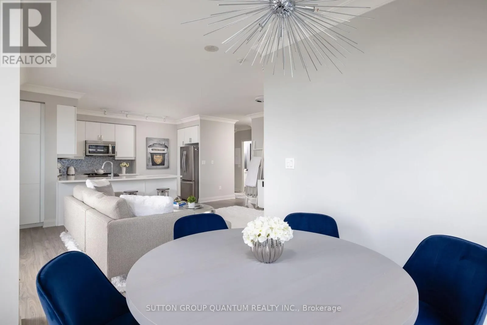 LPH 03 - 400 ADELAIDE STREET E