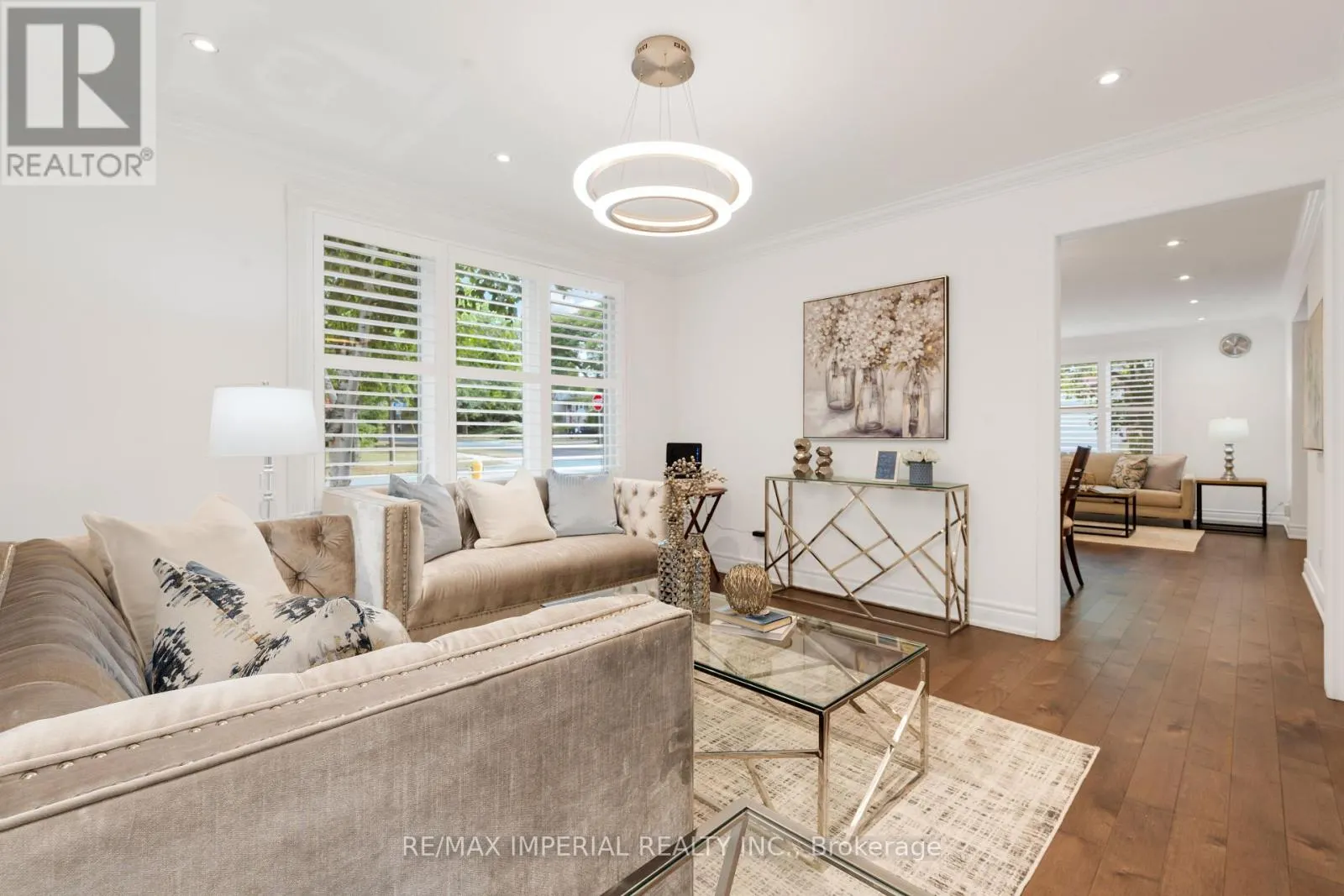263 UPPER HIGHLAND CRESCENT