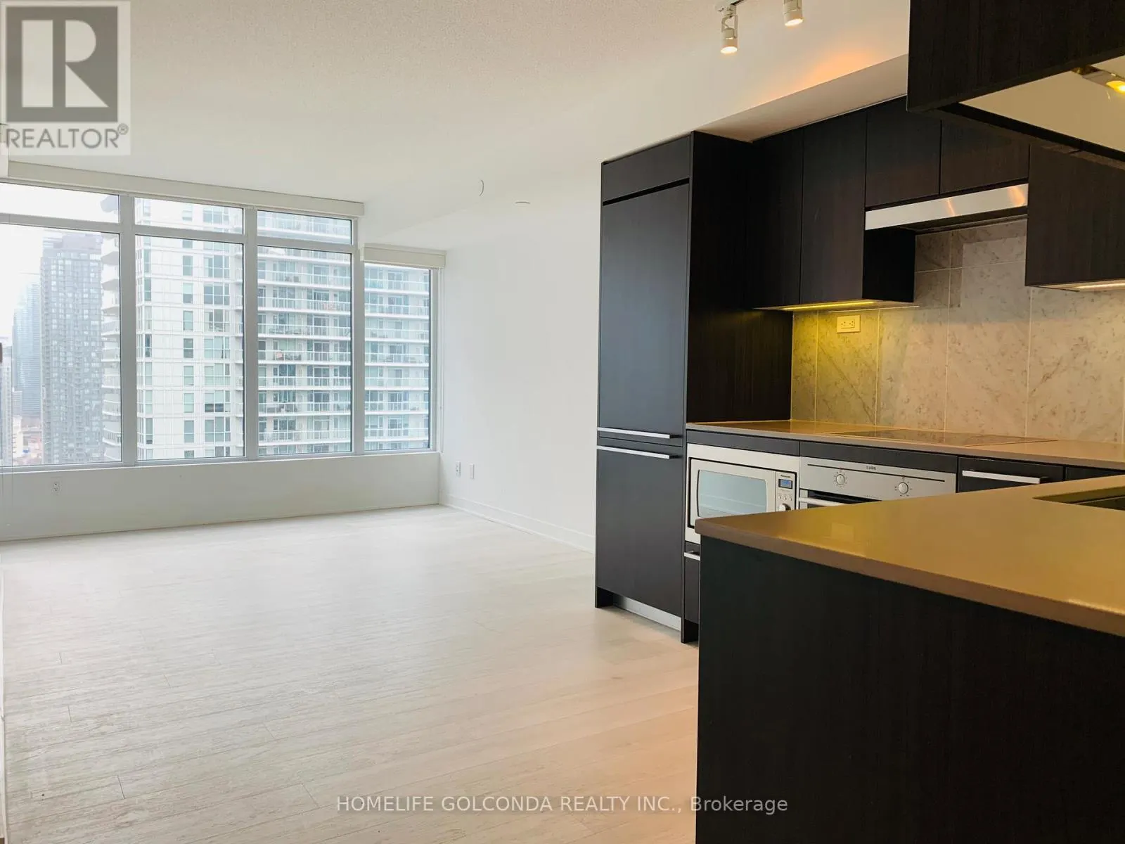 3211 - 70 QUEENS WHARF ROAD