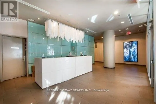 709 - 126 SIMCOE STREET