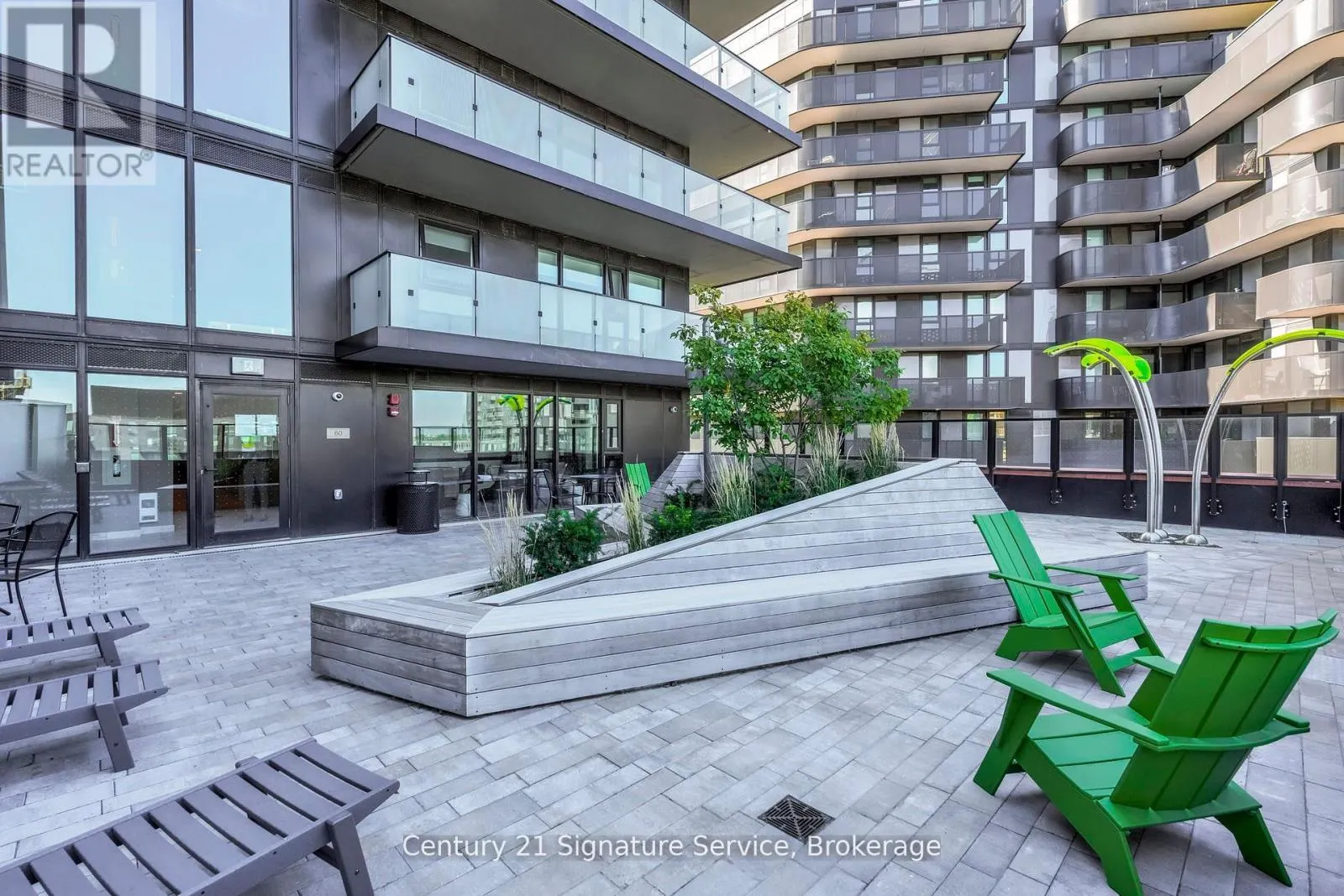 803 - 8 TIPPETT ROAD
